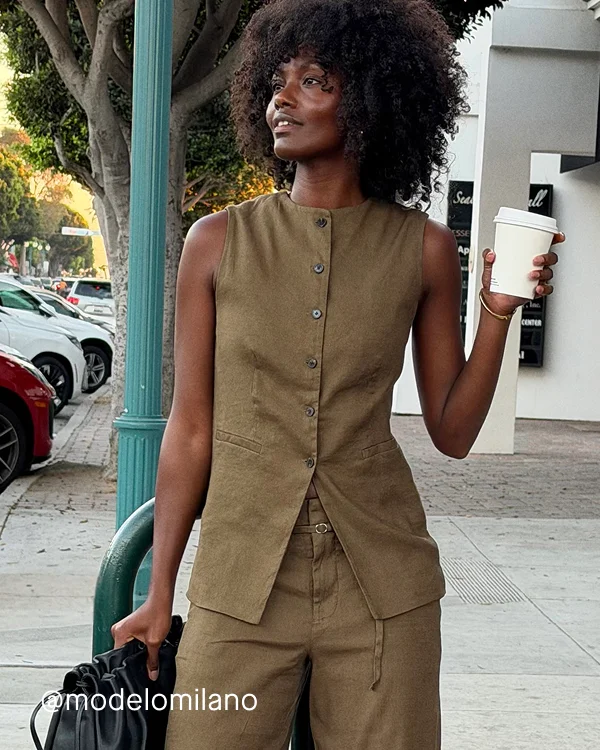 Image | @modelomilano  | Long Vest in Stretch Linen | Beech