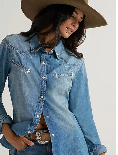 Women's Lasso Embroidered Cowboy Snap Shirt
