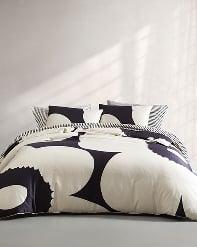 Iso Unikko F/Q Duvet cover and sham set