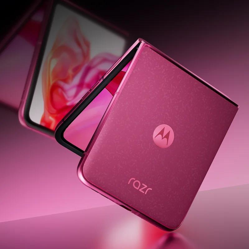 motorola razr+ 2024 on-trend colors