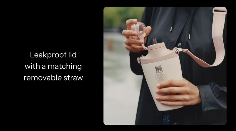 Leakproof lid with a matching removeable straw