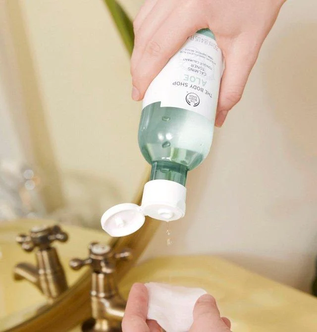 CLEANSE & TONE 
Clear Dirt & Oil