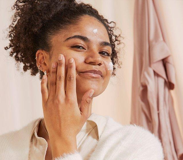 Your 5 Minute Skincare Routine
Spend and Save
$15 Off $65
$10 Off $50
Use Code: SAVMORE