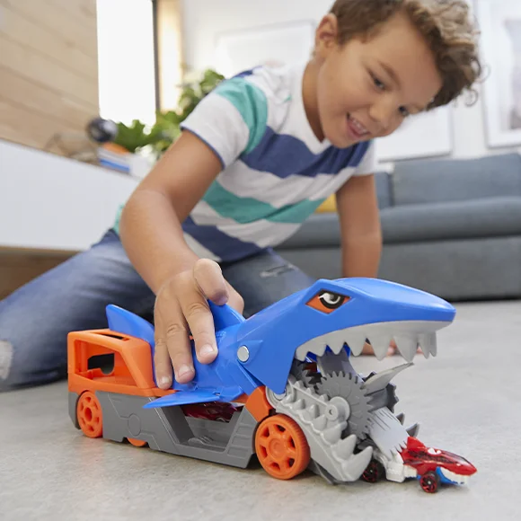 Hot Wheels Shark Chomp Transporter Playset