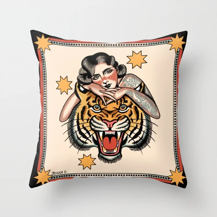 Selvagem Throw Pillow Throw Pillow