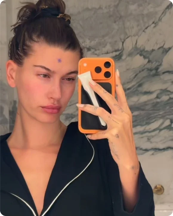 hailey in spotwear daisy