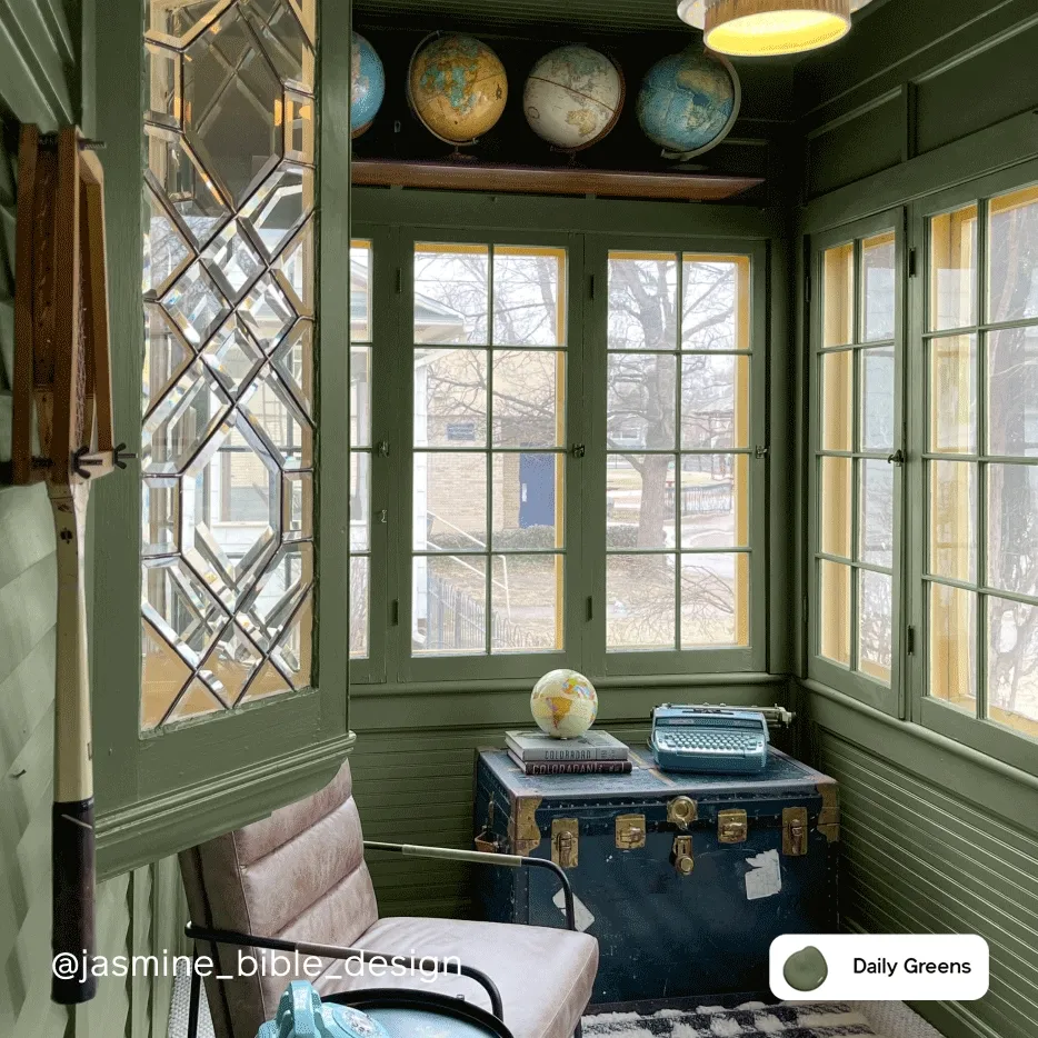 Sunroom featuring Daily Green