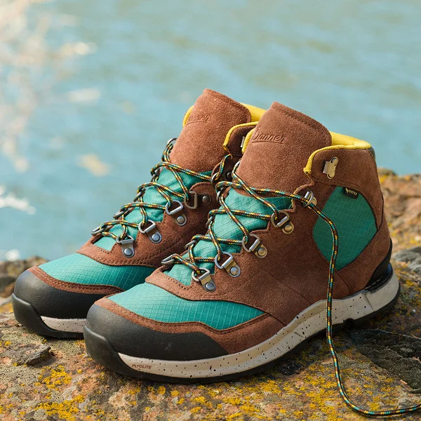 Pictured: Free Spirit - Dark Earth - Men's