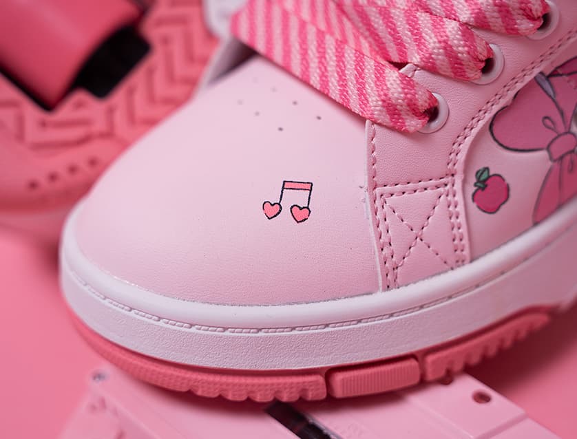 Hello Kitty x Heelys