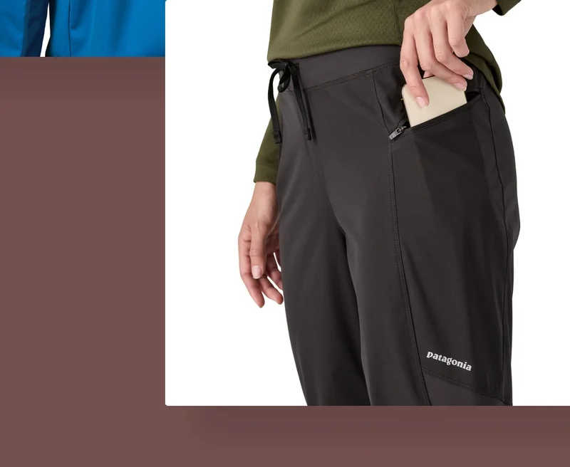 The pants have two zippered no-bounce side pockets.
