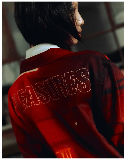 VENUE BUTTON UP