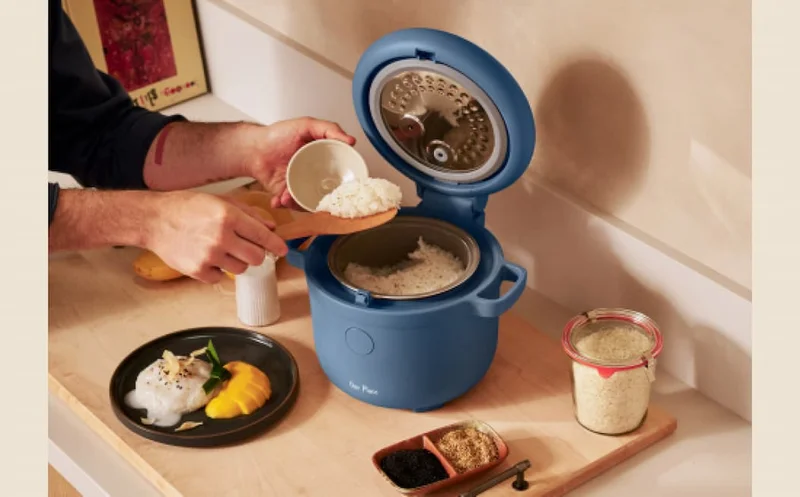 The Rice Cooker is engineered with fuzzy logic technology to ensure you get perfect grains, every time, at the push of a few buttons.