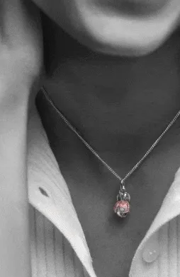 Animation of butterfly openwork charm