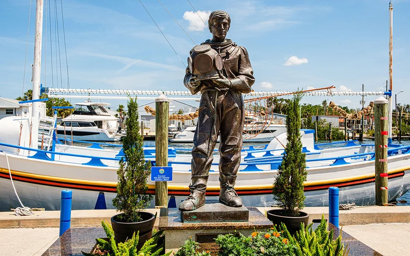 Statue of a sponge diver in Tarpon Springs, Florida