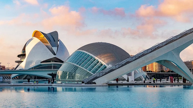 Image description: Ciudad de las Artes y las Ciencias, Valencia, Spain