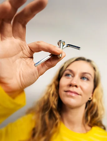 Person holding an allen key