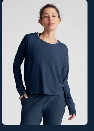 Featherweight Daydreamer Pullover in Nocturnal Navy