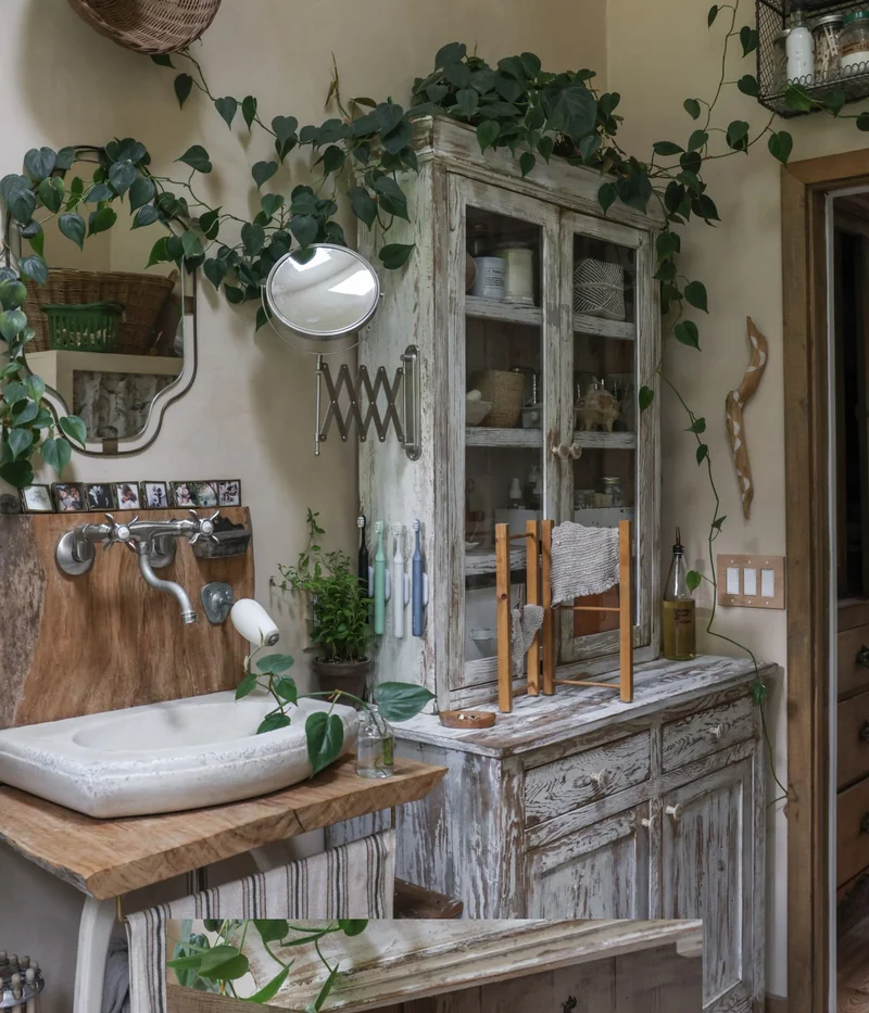 Bathroom from @whitneyleighmorris