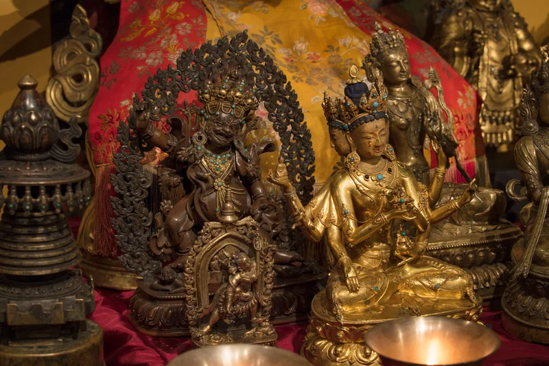 Arrangement of Buddhist sculptures