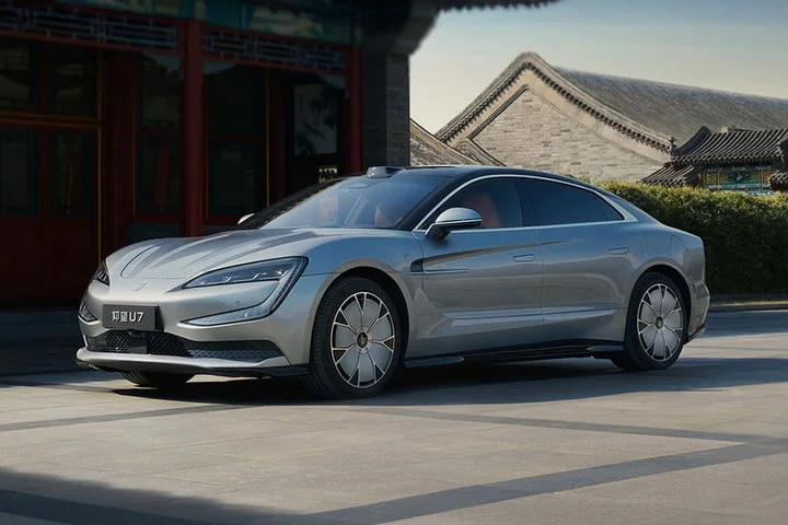 🚀 BYD’s YangWang Launches 1,287-HP Supersedan