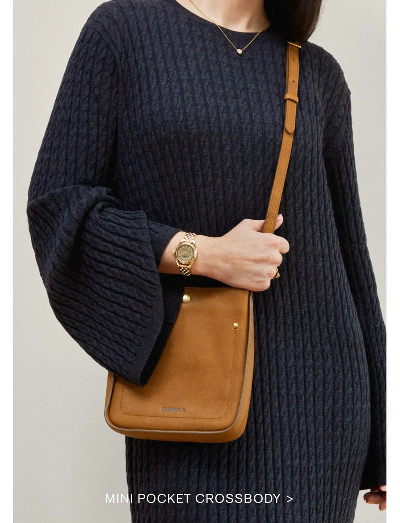 MINI POCKET CROSSBODY >