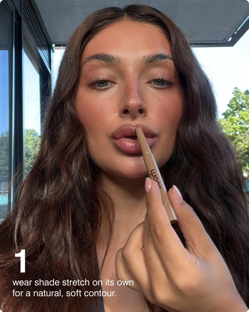 1 wear shade stretch on its own for a natural, soft contour.