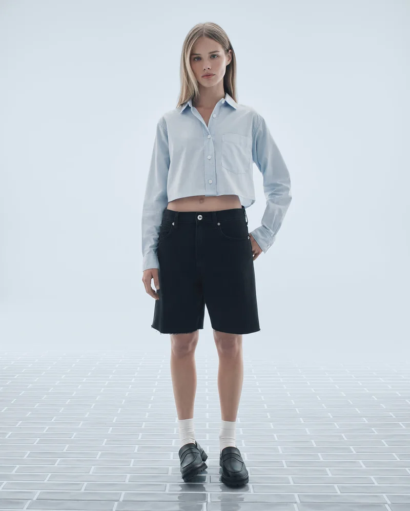 [Editorial Image]The Way-Short Shirt in Silky Cotton | The OG Baggy Short | The Lug Loafer