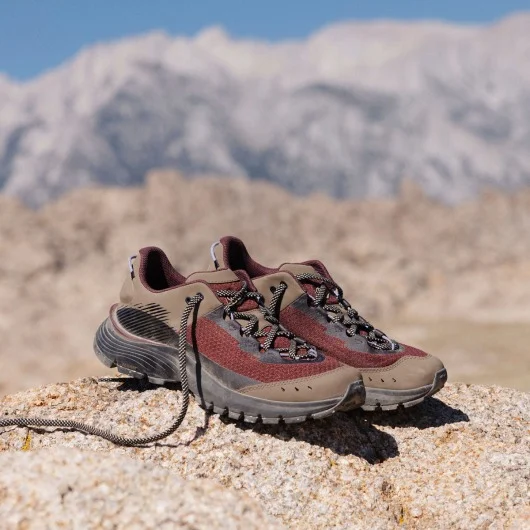 Pictured: Trail Junction - Men's - 3" Kangaroo/Chocolate