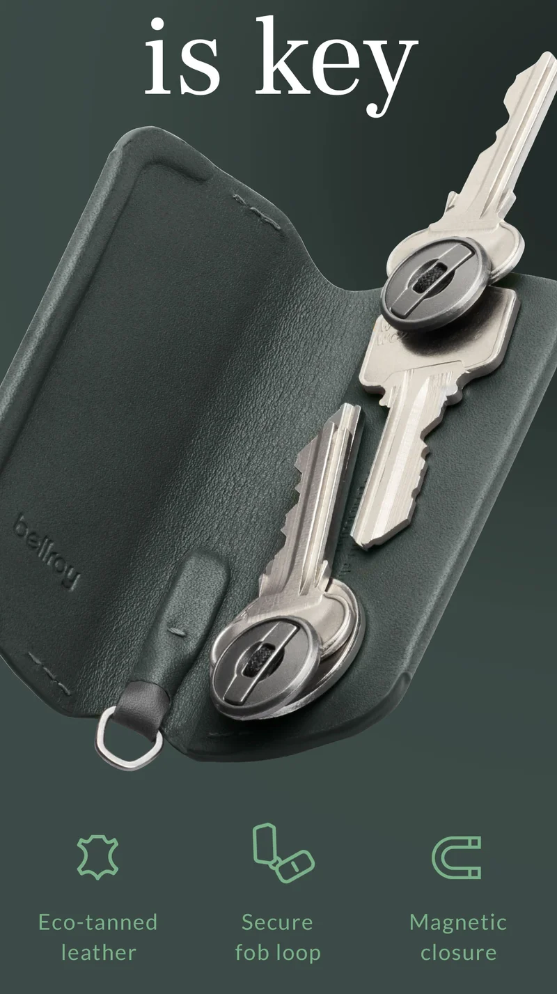 Eco-tanned leather Magnetic closure Fob loop