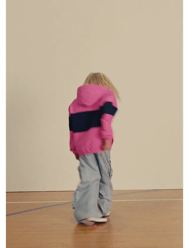 Display images to show real-time content