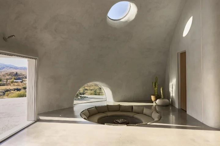 🌚 The HATA Dome House Leans on