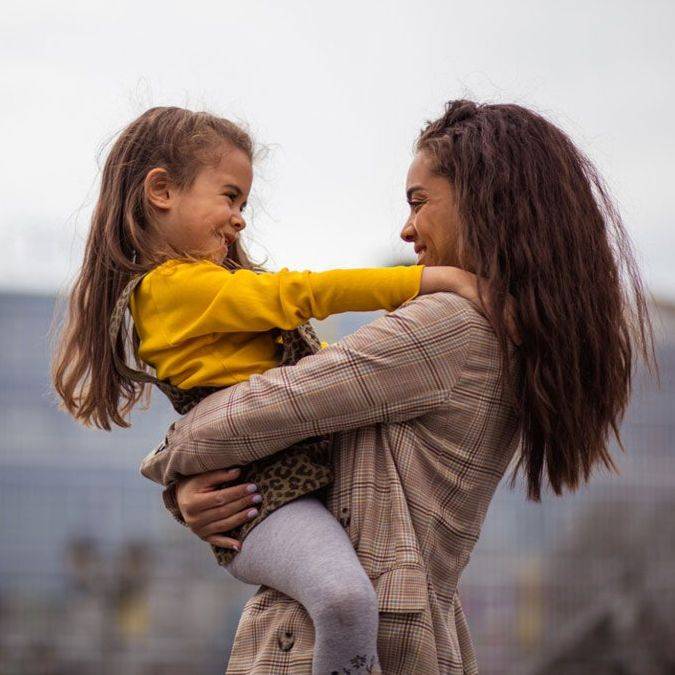 Childhood Trauma Therapist Shares 5 Ways Parents Unintentionally Harm Their Kids