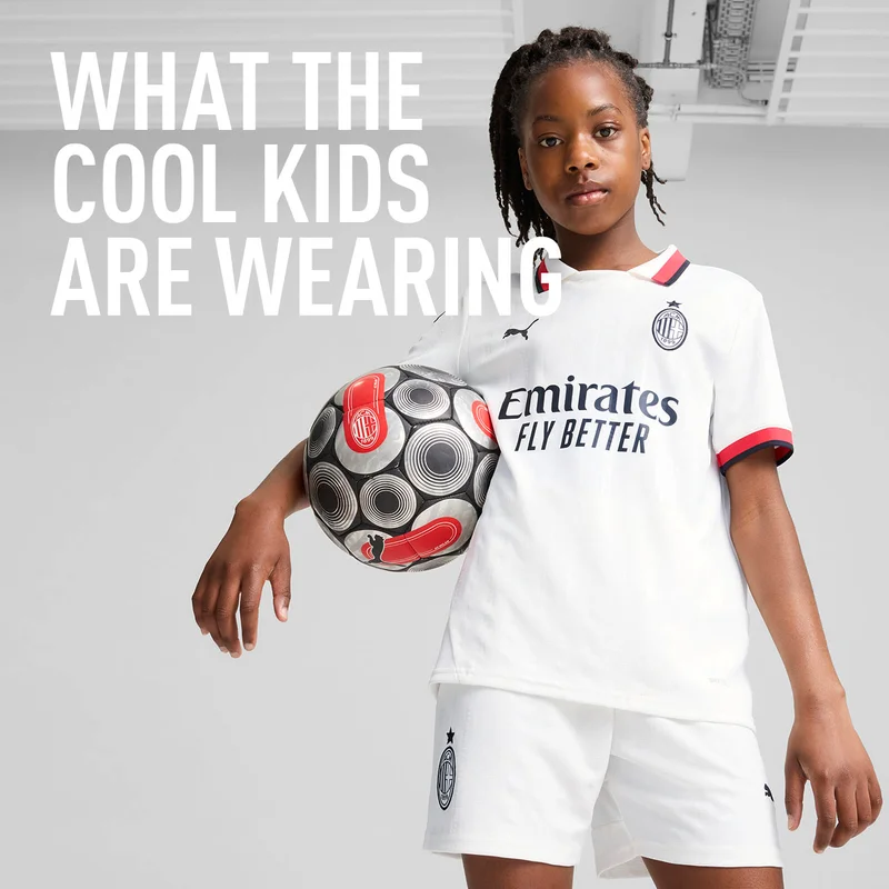 WHAT THE COOL KIDS ARE WEARING