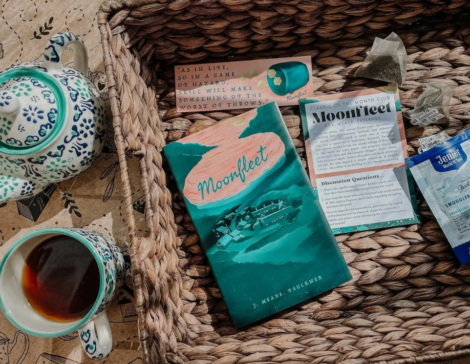 Cozy book and tea: for the bookworm mom