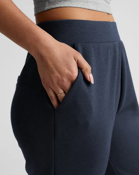 SoftSpring Tapered Pant in Nocturnal Navy
