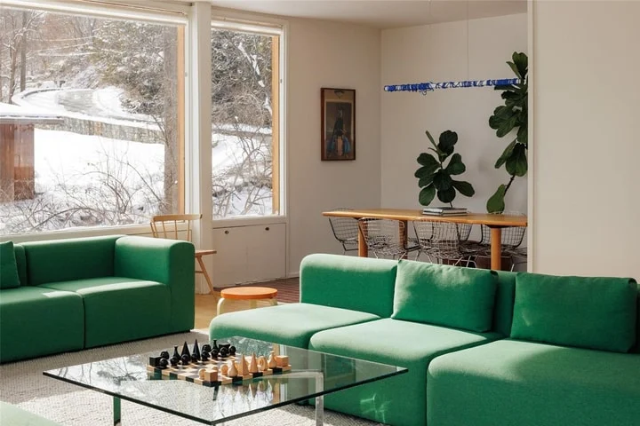 🏡 Listings: The Wolfhouse by Philip Johnson Is up for Sale
