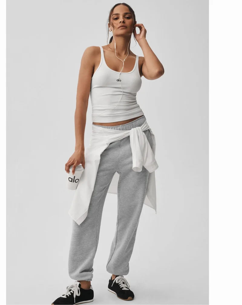 THE OUTFIT MOOD BOARD