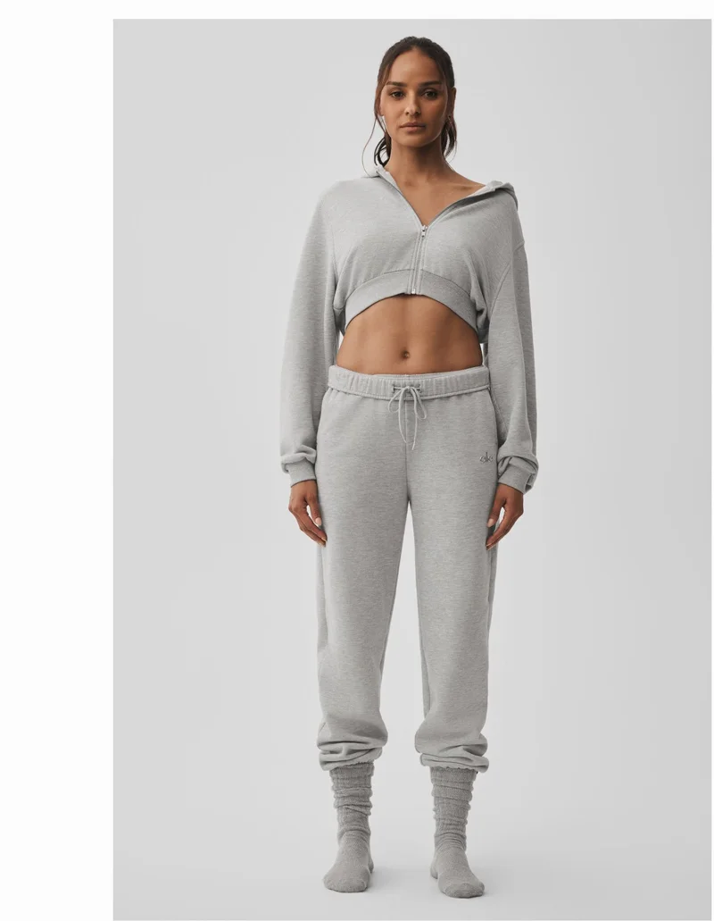 THE OUTFIT MOOD BOARD