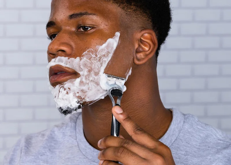 Gillette SkinGuard razor in use