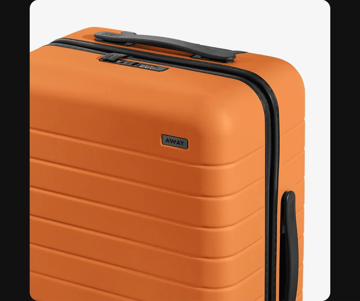 Good news. Our best-selling Classic suitcases are back in everyone's favorite colors: Sorbet Orange and Salt.