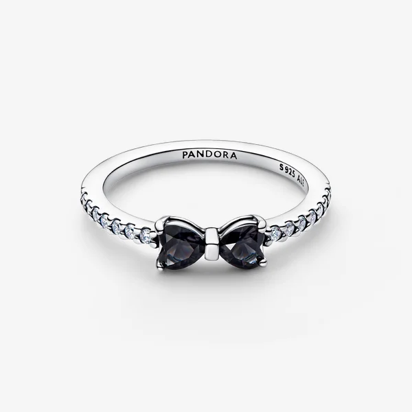 Sparkling Black Bow Ring