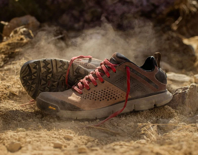 Pictured: Trail 2650 Brown/Red