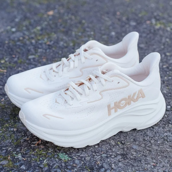 HOKA Clifton 10