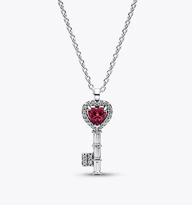 Elevated Heart Key Collier Necklace