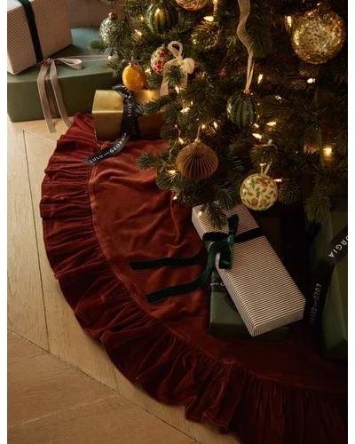Mauree Velvet Tree Skirt-Sangria