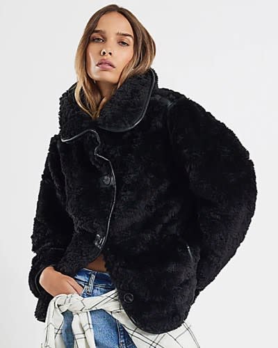 Coats & Jackets