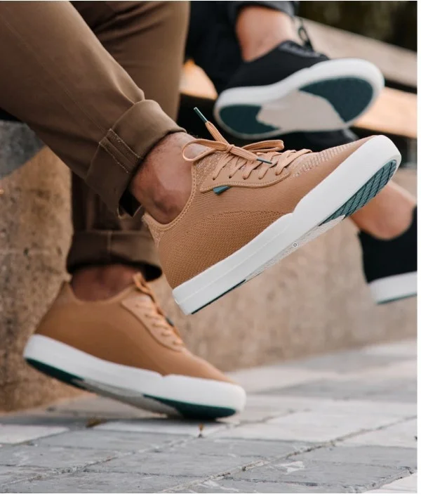 Graphic of the Weekend in Oak Brown.