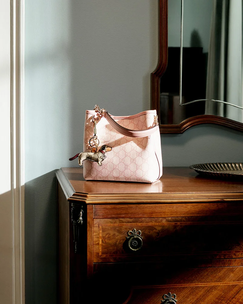Wallet Discover more on the Gucci website