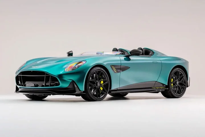 💎 Fernando Alonso-Signed Aston Martin DBR22 Surfaces for Auction