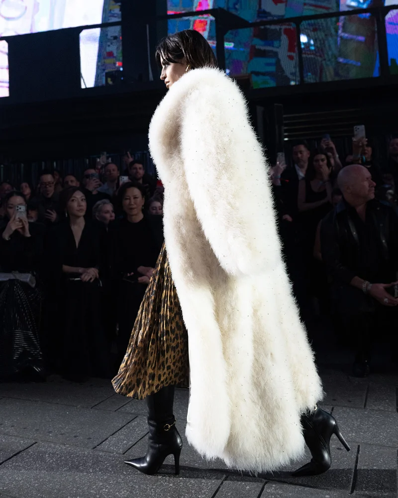 Clothing item Discover more on the Gucci website